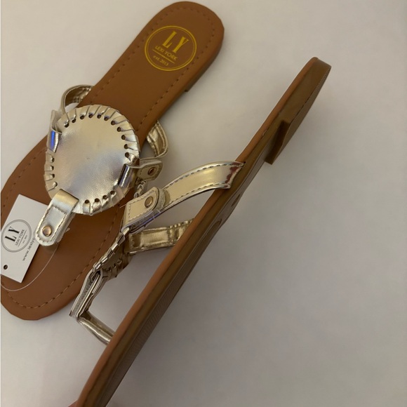 Sandals NEW! - Picture 4 of 6